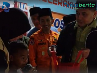 Munafri Arifuddin Turun Langsung Temui Pengungsi Banjir di SDN Paccerakkang, Serahkan Bantuan dan Instruksikan Jajaran Siaga